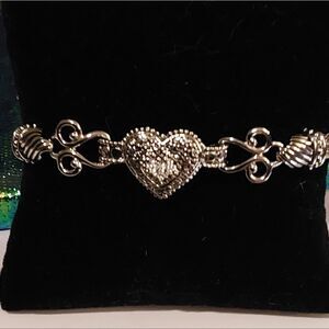 Pretty Silver Vintage Lia Sophia Love & Hearts Link Bracelet